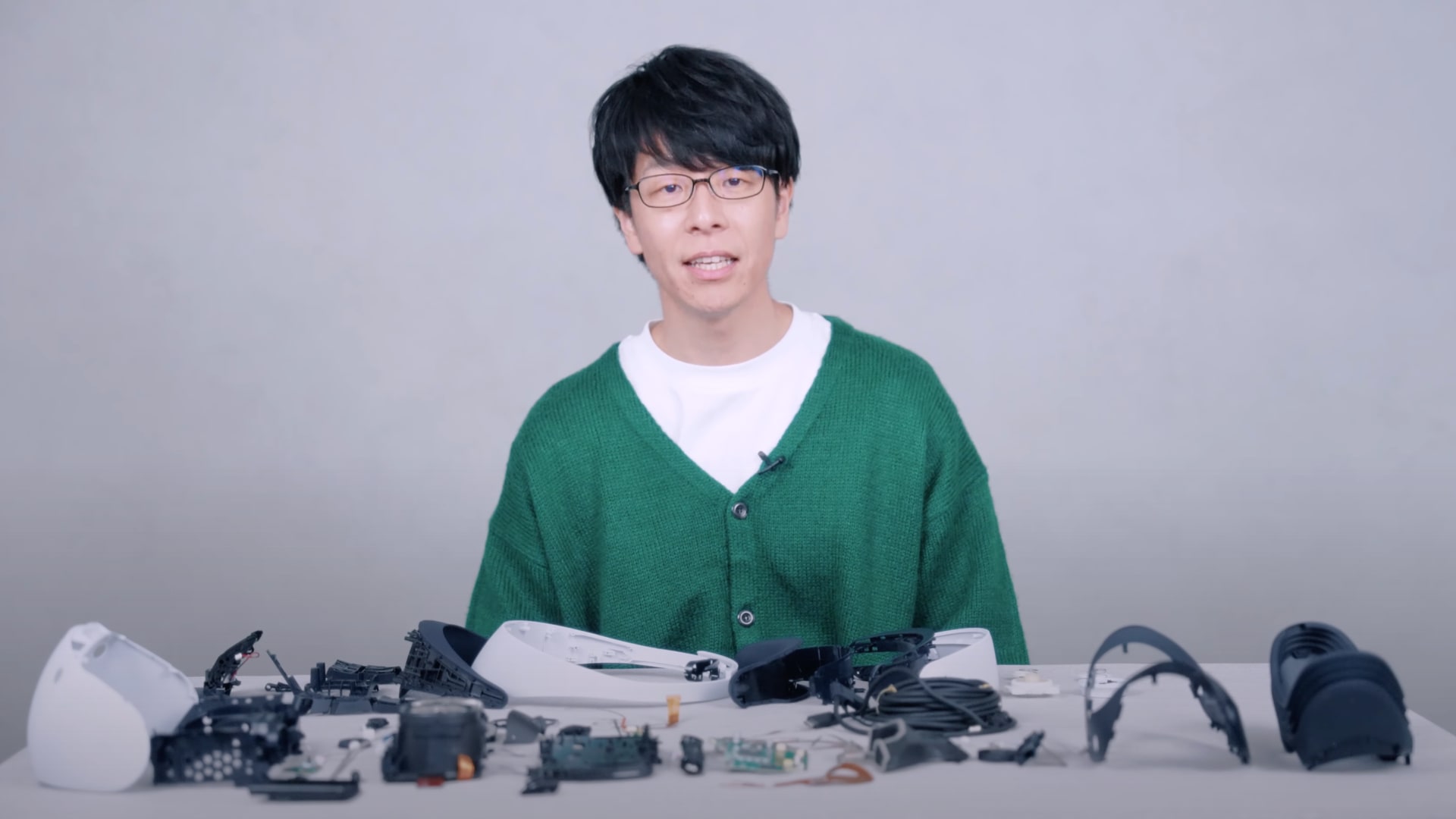 Sony dévoile tout dans un démontage complet du PSVR 2 et des contrôleurs