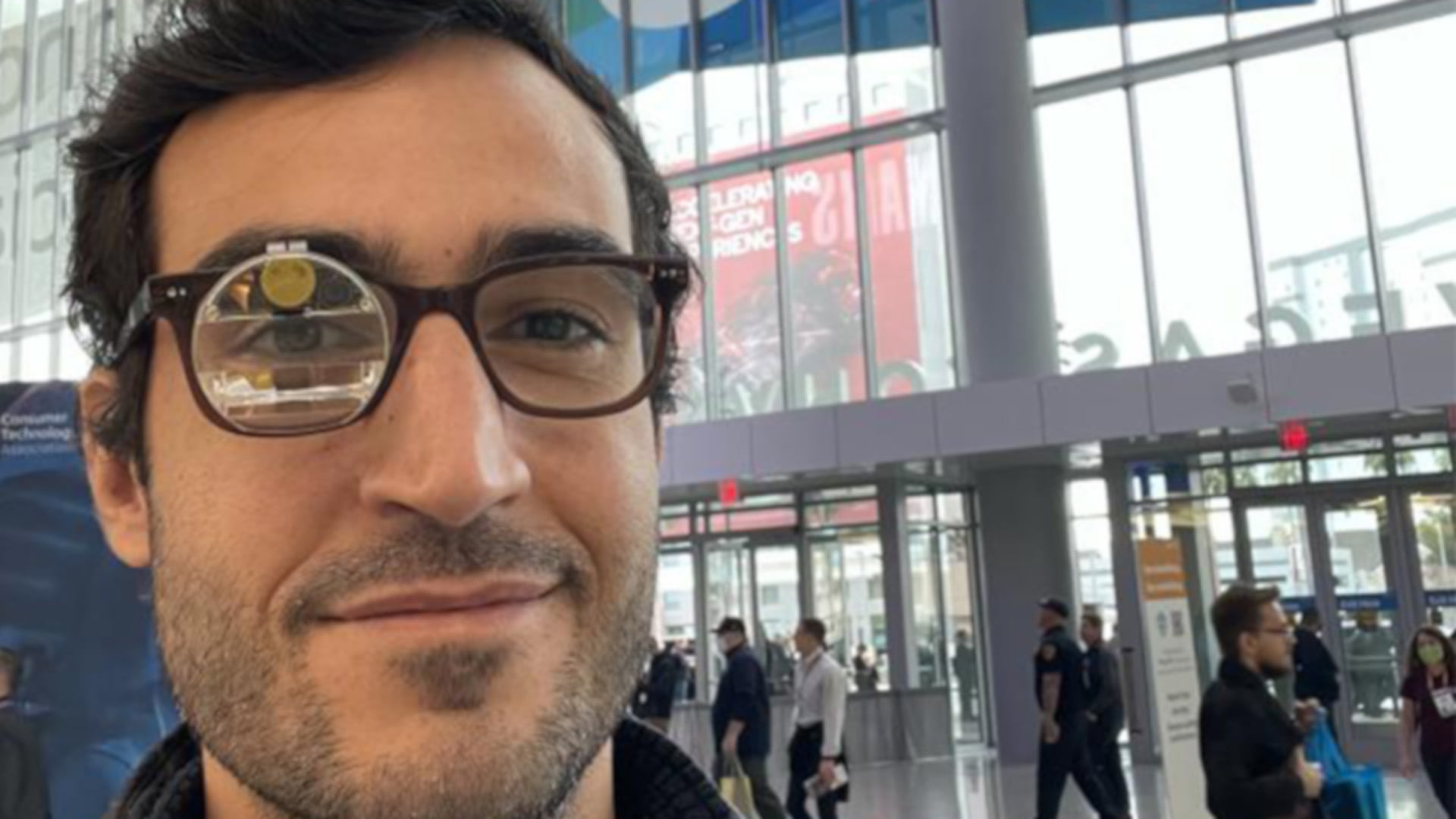 Avec ce monocle AR, l'IA devient un ailier