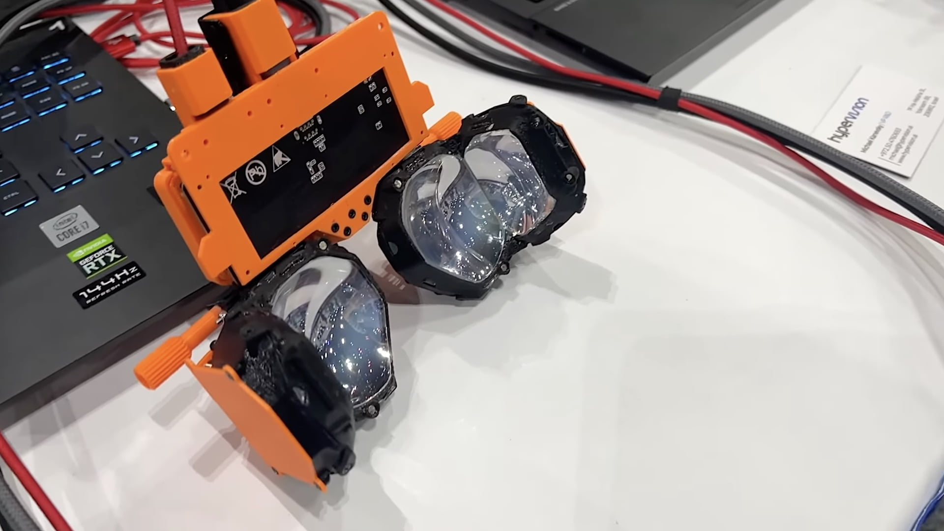Hypervision montre un prototype de pancake avec un FOV de 240 degrés