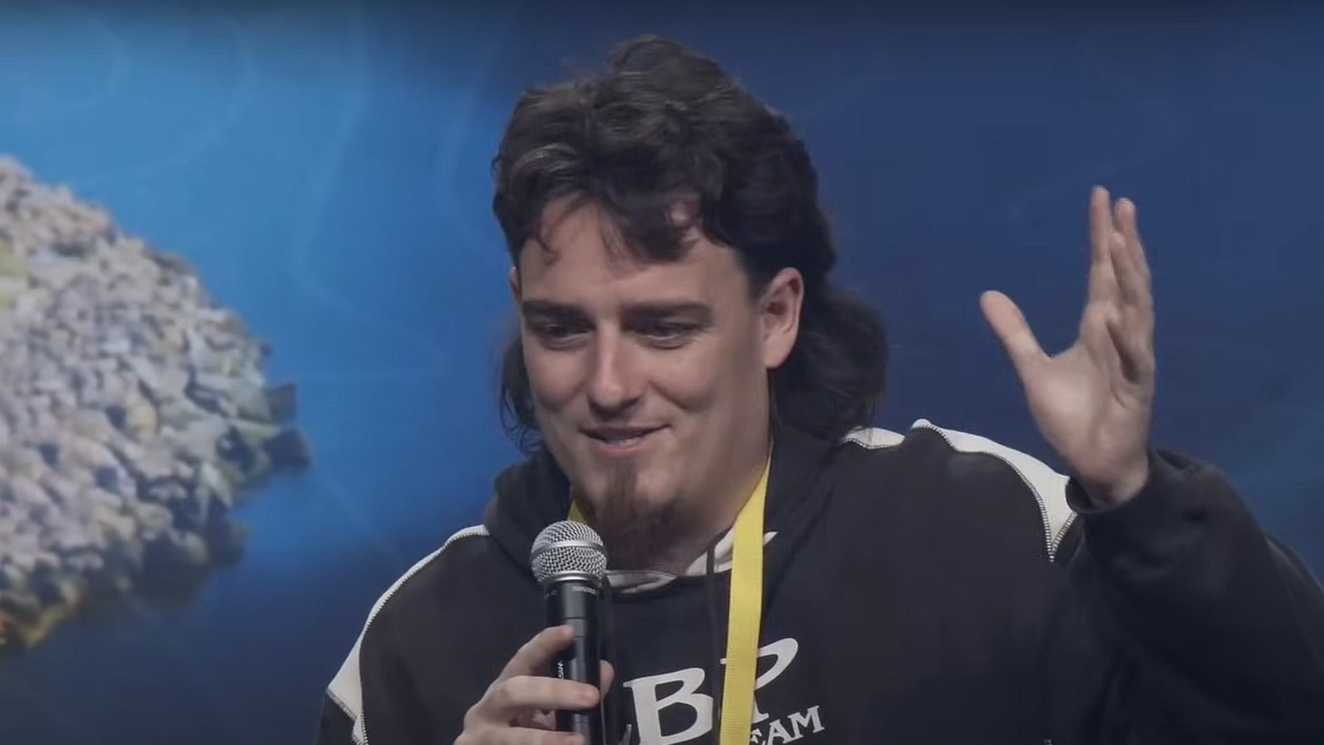 Le fondateur d'Oculus, Palmer Luckey, fait allusion à l'annonce prochaine de la réalité virtuelle