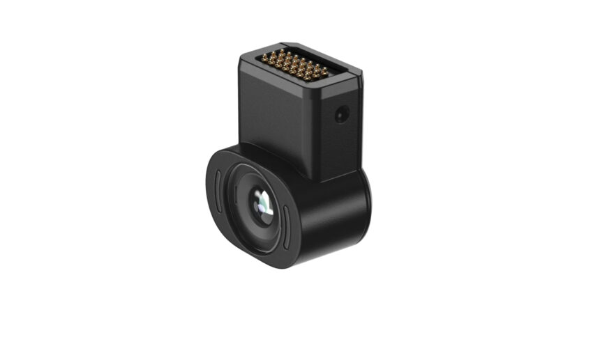 Une mini caméra avec une prise pour un casque AR.