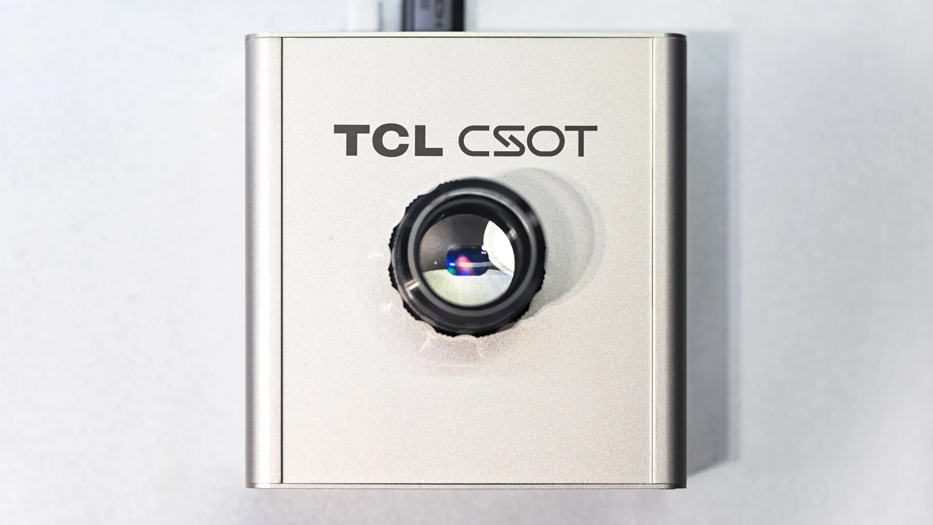 TCL présente de nouveaux écrans OLED et Micro-LED à PPI élevé pour XR